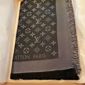 Louis Vuitton Shine Shawl Brand New in the Box.  Never Used 100% Authentic